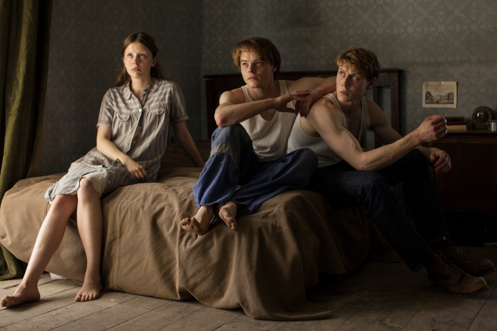 The Secret of Marrowbone Review – Not a twist movie